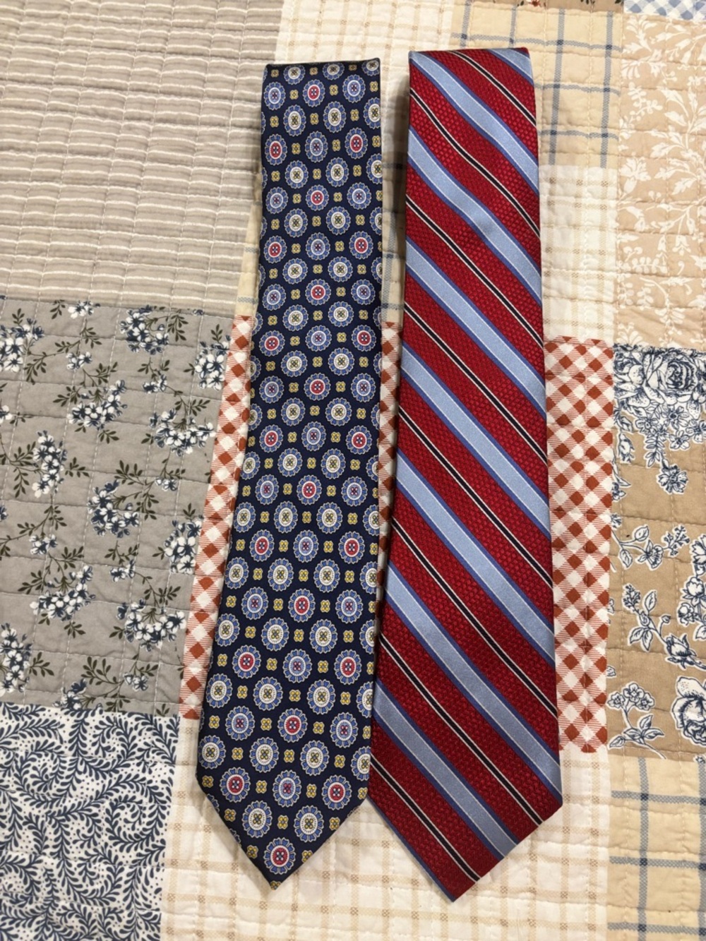 Daniel Cremieux Navy Medallion Tie & Red Blue Striped Tie Set